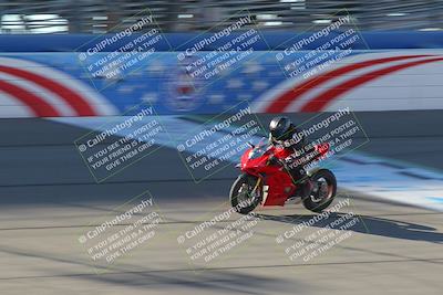 media/Nov-26-2022-Fastrack Riders (Sat) [[b001e85eef]]/Level 1/Session 1 Front Straight/